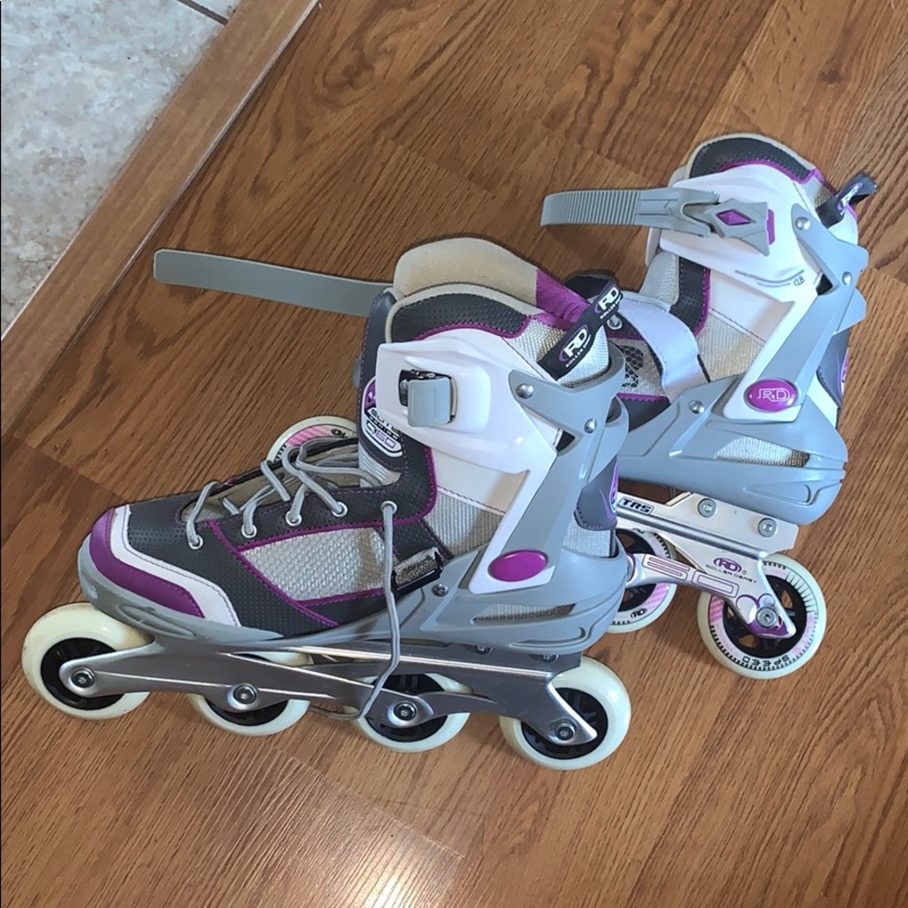 Women’s rollerblades